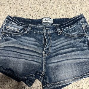 Daytrip shorts stretch 2 inch inseam distress